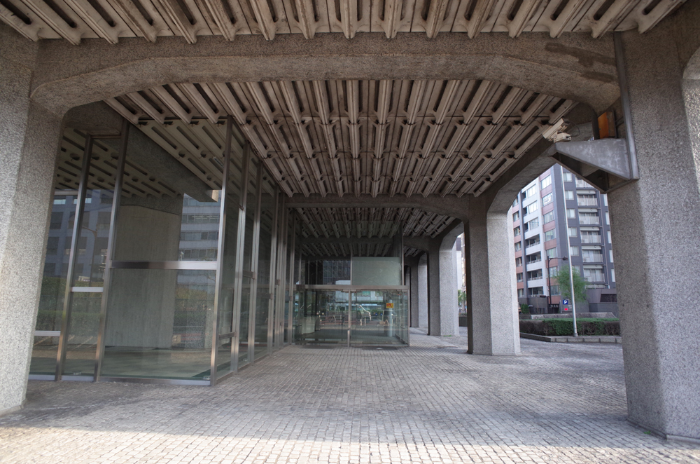 Kenzo Tange Dentsu headquarters building