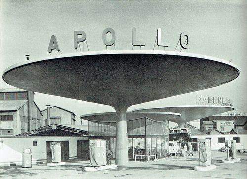 坂倉準三によるアポロのガソリンスタンド